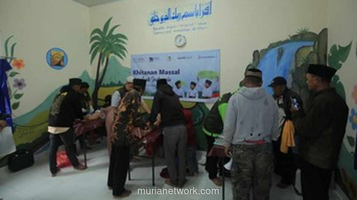 Subuh Berkah: Khitanan Gratis dan Sembako Sambut Puluhan Anak di Kiara Sari