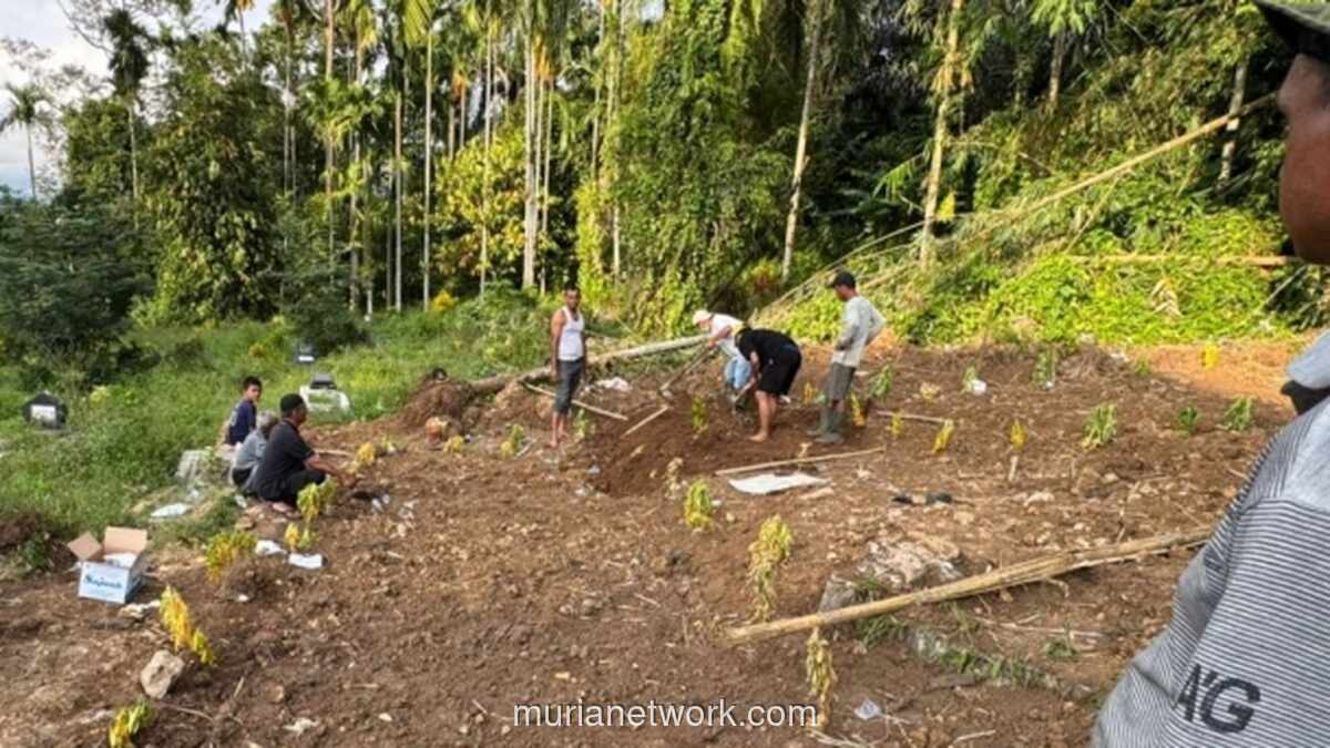 Kampung Tengah Berduka: 33 Jenazah Dikebumikan dalam Tanah Basah