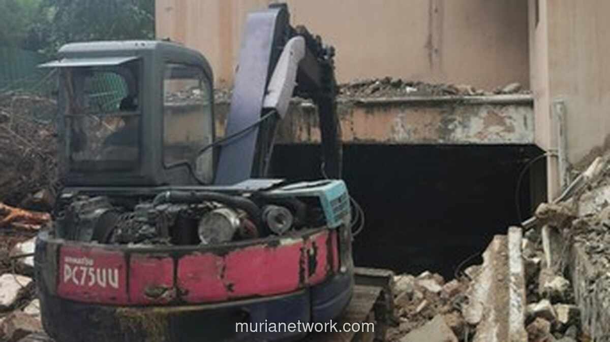 Pekerja Tewas Tertimpa Reruntuhan Saat Bangunan Dibongkar di Kelapa Gading