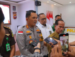 Bupati dan Kapolres Sintang Ajak Masyarakat Ganti Pesta dengan Berbagi