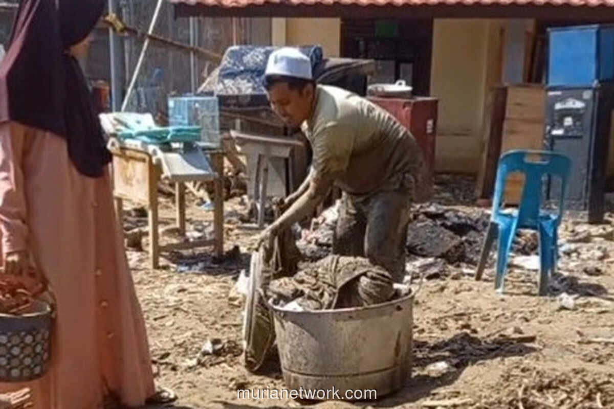 28 Hari Berlalu, Lumpur Masih Mengurung Sisa Hidup Keluarga di Pidie Jaya