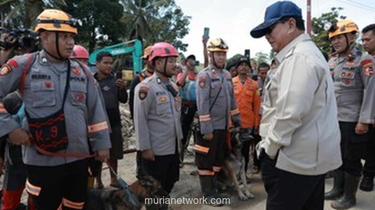 Prabowo Hentikan Mobil, Beri Apresiasi Langsung ke Tim Pencari Korban Batang Toru