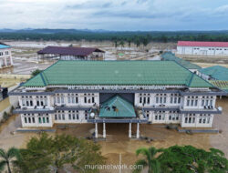 Tamiang Terisolasi Total: Kantor Pemerintahan dan Polres Tenggelam dalam Lumpur