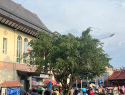 Pasar Gede Solo: Di Balik Tumpukan Sayur, Ada Ingatan yang Tak Pernah Usang