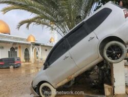 Kampung Dalam Karang Baru: Lima Hari Terjebak di Atas Atap Saat Air Menyapu Segalanya