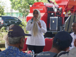 Bupati Erlina Serahkan Alsintan Senilai Rp 5,8 Miliar untuk Genjot Produktivitas Petani Mempawah