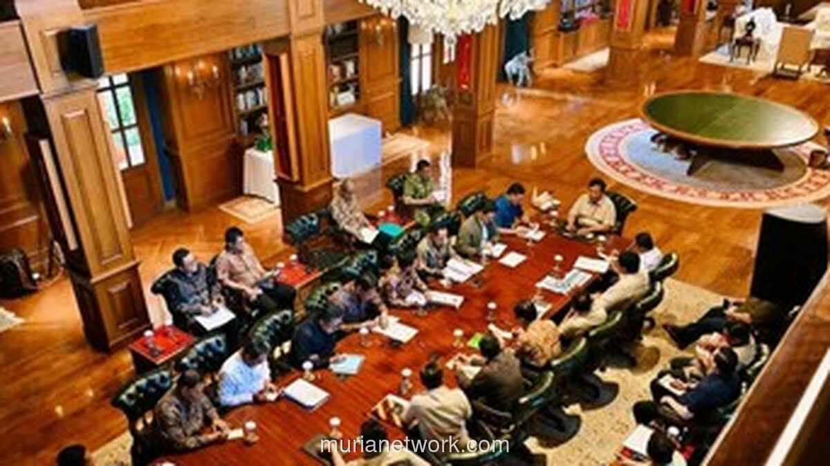 Prabowo Panggil Menteri ke Hambalang, Bahas Bencana hingga Insentif Nataru