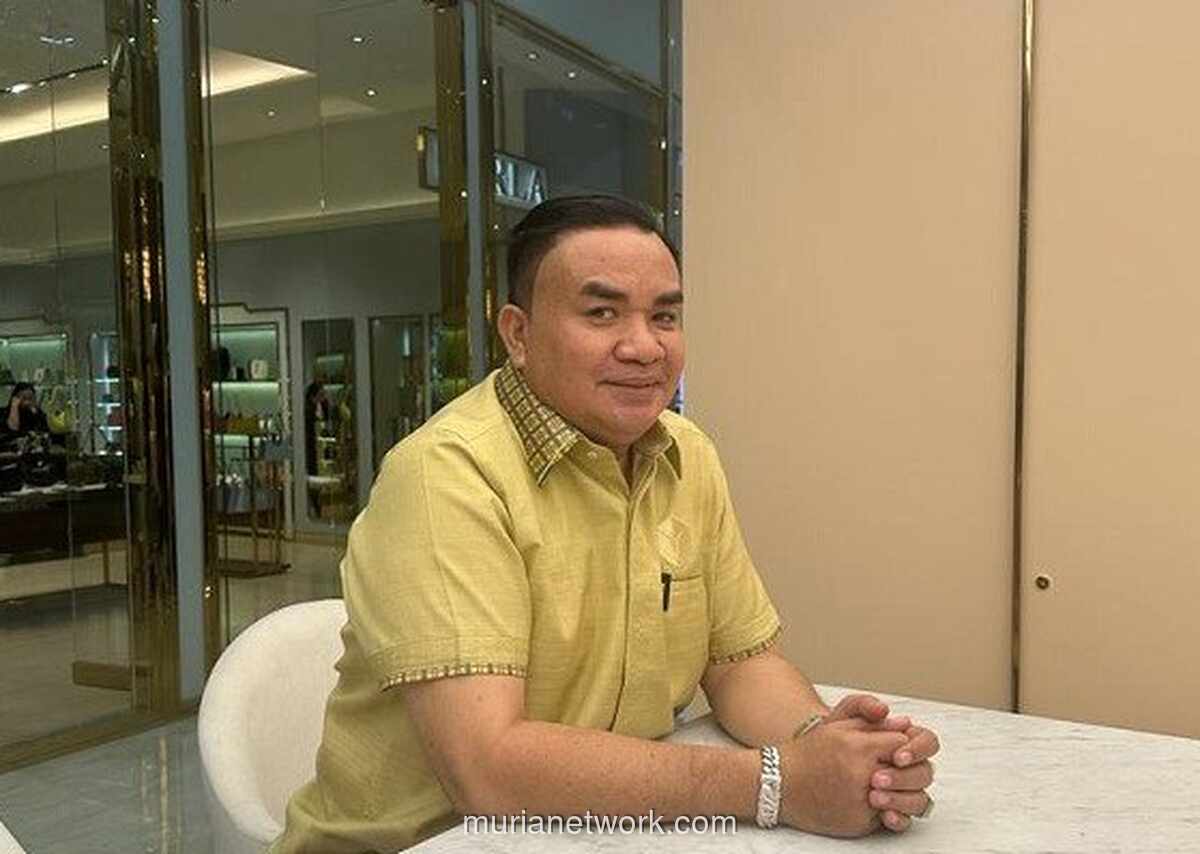 Banjir Belum Surut, Bupati Puji Prabowo di Tengah Reruntuhan