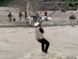 Tali Darurat Putus, Relawan Hanyut di Sungai Deras Aceh