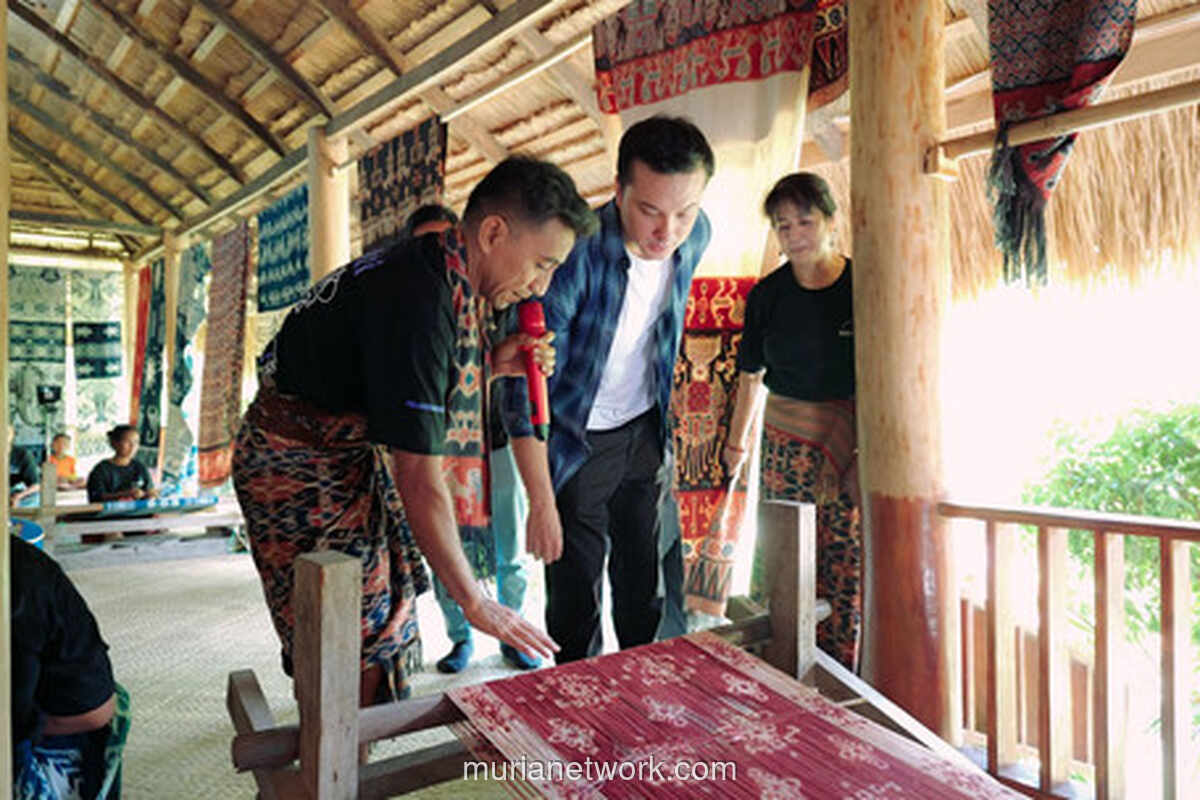 Wastra Sumba Menyapa Dunia: Napas Baru dari Pewarna Alam dan Ekonomi Berkelanjutan