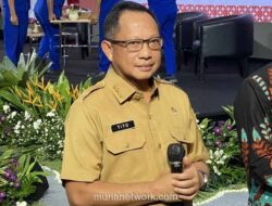 Menteri Tito Tegaskan Bantuan Pakaian Korban Banjir Sumatera Bukan Barang Reject