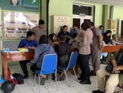 Tangis Keluarga Pecah di Posko RSUP Kariadi Usai Dengar Nasib Lima Kerabat Korban Bus