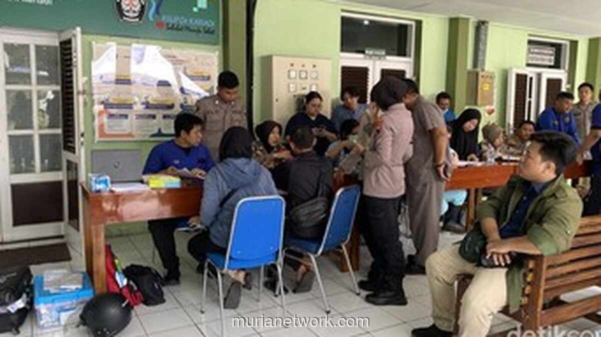 Tangis Keluarga Pecah di Posko RSUP Kariadi Usai Dengar Nasib Lima Kerabat Korban Bus