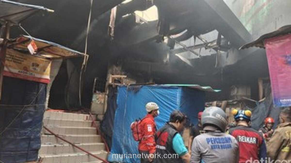 Pasar Anyar Bogor Ludes Dilahap Api, Ratusan Pedagang Terpaku Menyaksikan