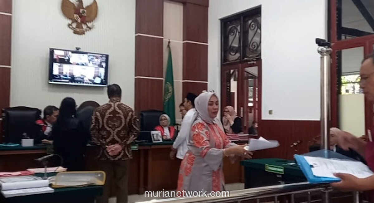Rektor Unitomo Bongkar Ijazah Palsu di Sidang, Terdakwa Akui Belajar Photoshop Demi Biaya Lahiran