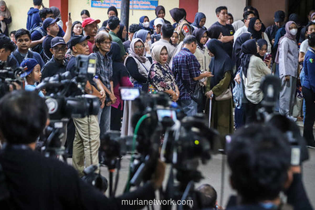 Keluarga Korban Kantor Terra Drine Menanti di Antara Duka dan Proses Identifikasi