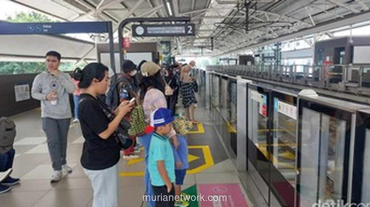 MRT Jakarta Operasikan Kereta Hingga Dini Hari Sambut Tahun Baru 2026