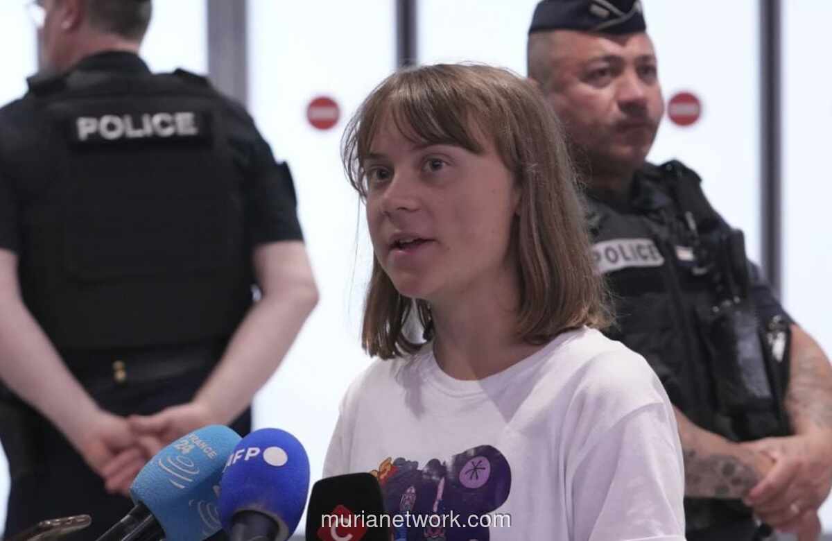 Greta Thunberg Ditahan Polisi London Usai Bawa Plakat Dukungan untuk Palestina