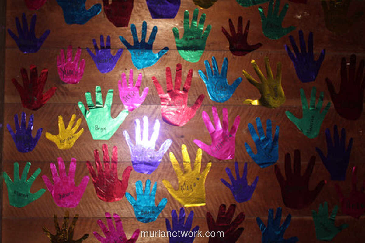 Di Balik Pintu Rumah, Saat Diri Sendiri Harus Bersembunyi