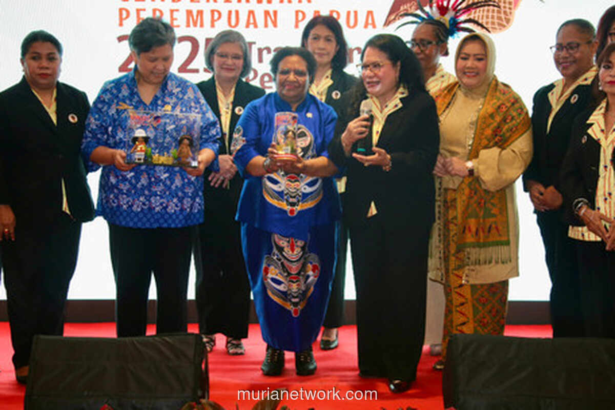 Wamen Ribka Haluk Serukan Perempuan Papua Berani Berubah di Kongres Cendekiawan