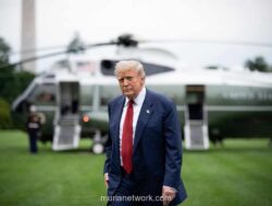 Trump Santai Tunda Pengumuman Ketua Fed, Tapi Ancaman Pecat Powell Masih Menggantung