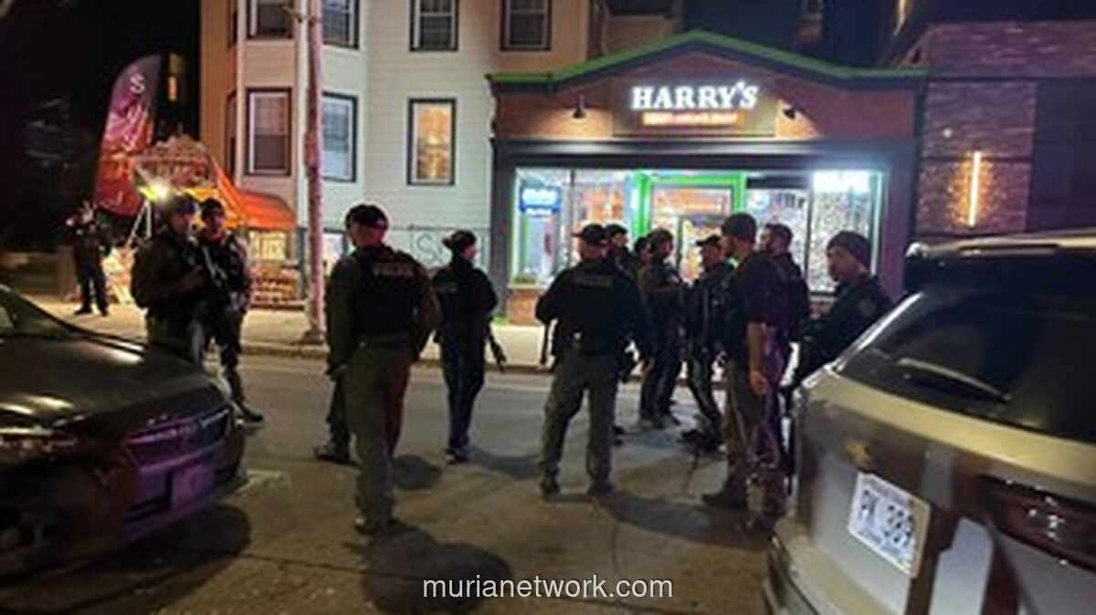 Kampus Ivy League Berduka: Penembak Berpakaian Gelap Masih Berkeliaran di Brown University