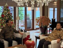Prabowo Sambangi Luhut di Hari Natal, Bahas Tarif Dagang AS hingga Bencana Sumatera