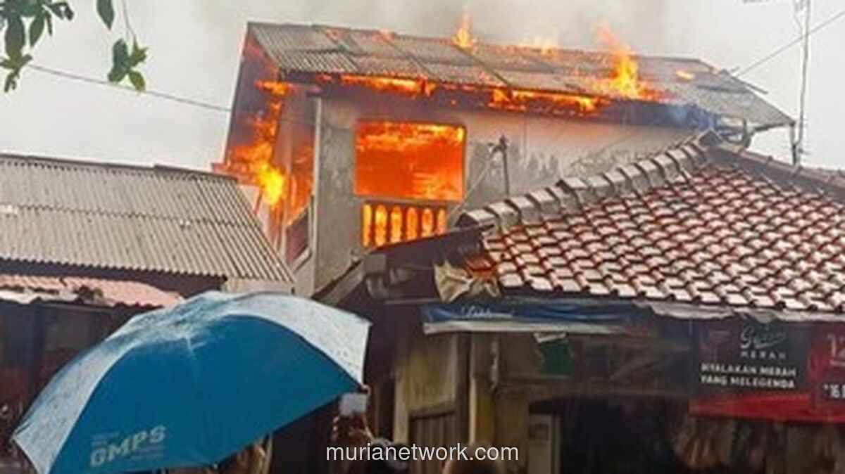 Korsleting Ponsel Picu Rumah Dua Lantai di Bogor Utara Ludes Dilalap Api