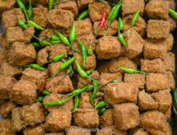 Gubernur Jabar Dorong Tahu Sumedang Naik Kelas dengan Brand Ambassador dan Penjual Berbusana Tradisional