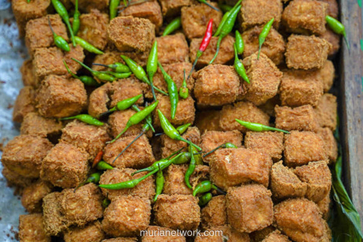 Gubernur Jabar Dorong Tahu Sumedang Naik Kelas dengan Brand Ambassador dan Penjual Berbusana Tradisional