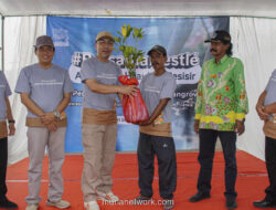 Nestlé dan Warga Pasuruan Tanam Ribuan Bakau untuk Selamatkan Pesisir