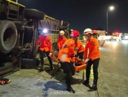 15 Nyawa Melayang, Bus PO Cahaya Trans Terguling Maut di Exit Tol Krapyak