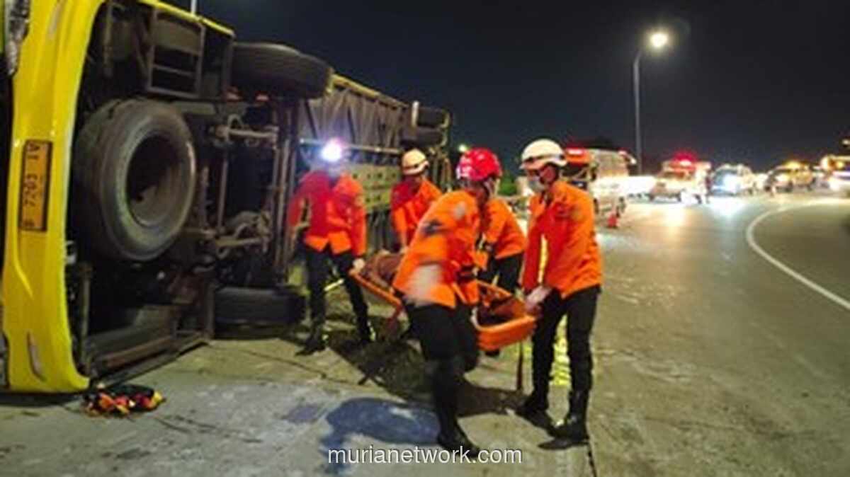 15 Nyawa Melayang, Bus PO Cahaya Trans Terguling Maut di Exit Tol Krapyak