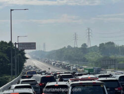 Truk Mogok di Lajur Pertama, Tol Jakarta-Cikampek Macet Parah