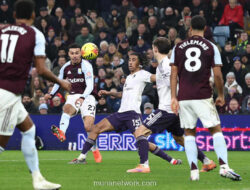 Rogers Jadi Penghancur Mimpi MU di Villa Park