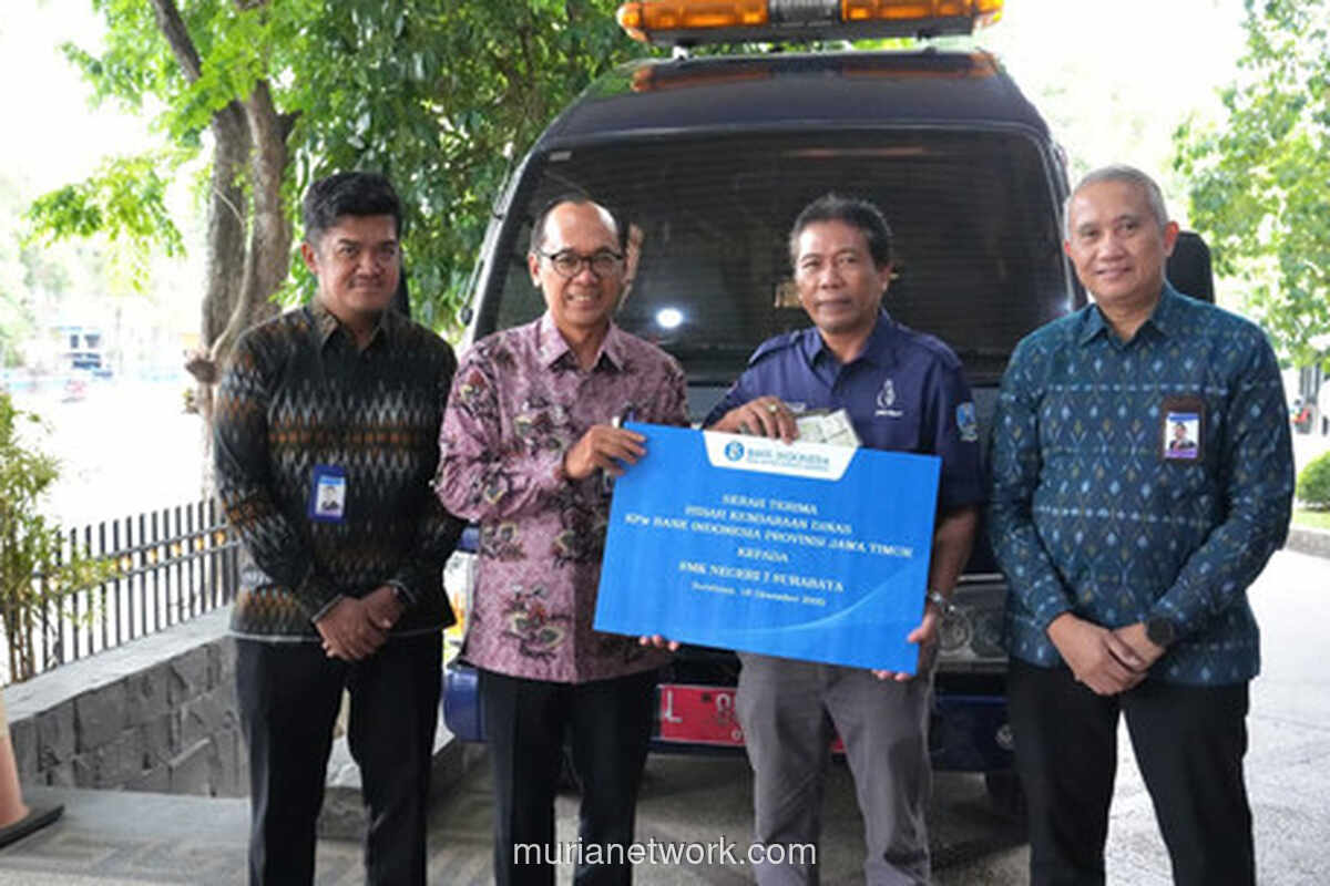 BI Jatim Salurkan Bantuan Kendaraan untuk Pesantren hingga Sekolah