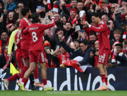 Gol Kilat Ekitike dan Keperkasaan Alisson Bawa Liverpool Taklukkan Brighton