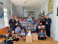 Golden Tulip Pontianak Tebar Kasih Natal di Panti Asuhan