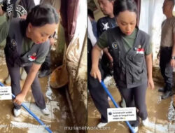 Turun Tangan atau Pencitraan? Aksi Bersih-bersih Zita Anjani di Lokasi Banjir Picu Polemik