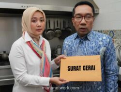 Di Tengah Isu Gugatan Cerai, Atalia Praratya Lepas Penat dengan Nasi Goreng Pinggir Jalan