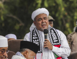 Di Tengah Kerumunan Monas, Habib Rizieq Serukan Revolusi Akhlak dan Kritik Penanganan Bencana