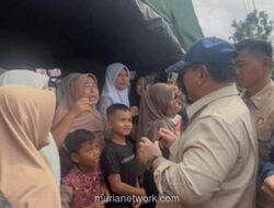 Prabowo Dekati Pengungsi Bireuen, Dengar Curhat dan Cium Kening Balita