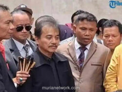 Saat Ijazah Jokowi Ditunjukkan, Ruang Sidang Tiba-tiba Sunyi