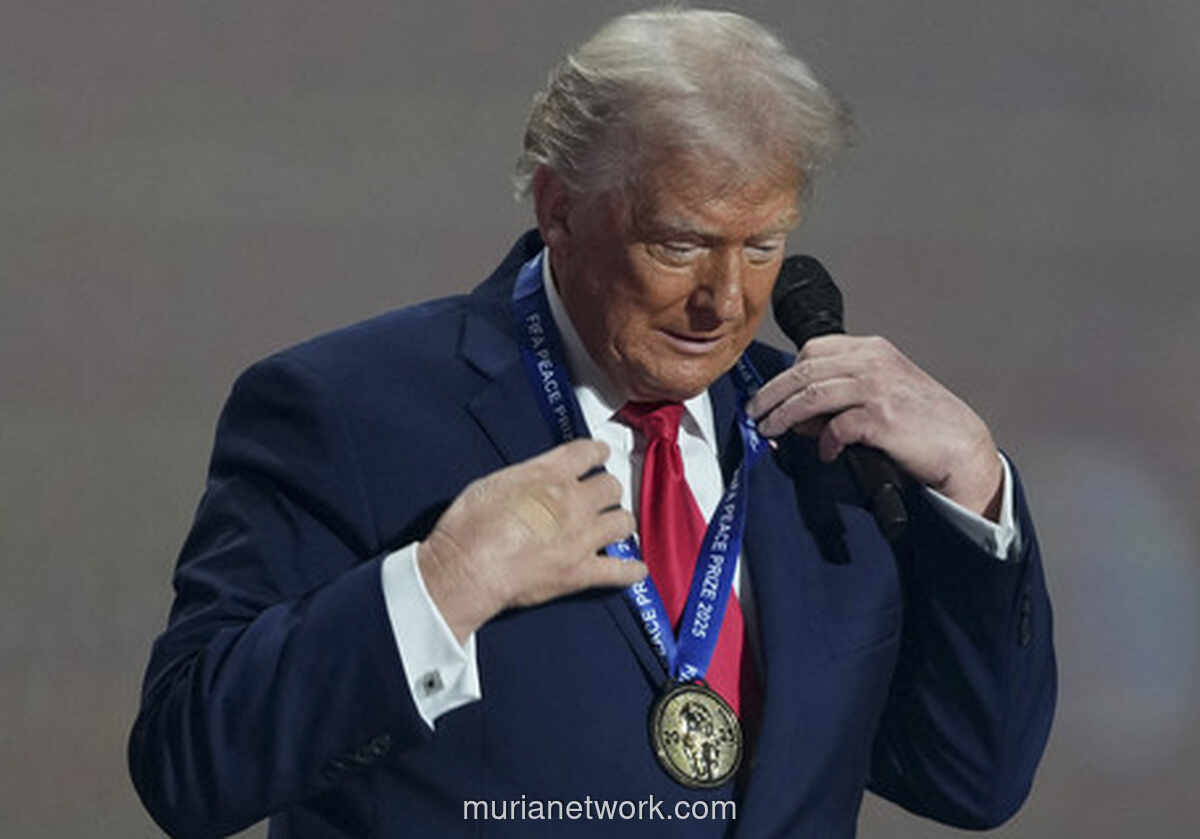 Infantino Dihadiahi Trump Penghargaan Perdamaian FIFA, Kontroversi Langsung Menyeruak