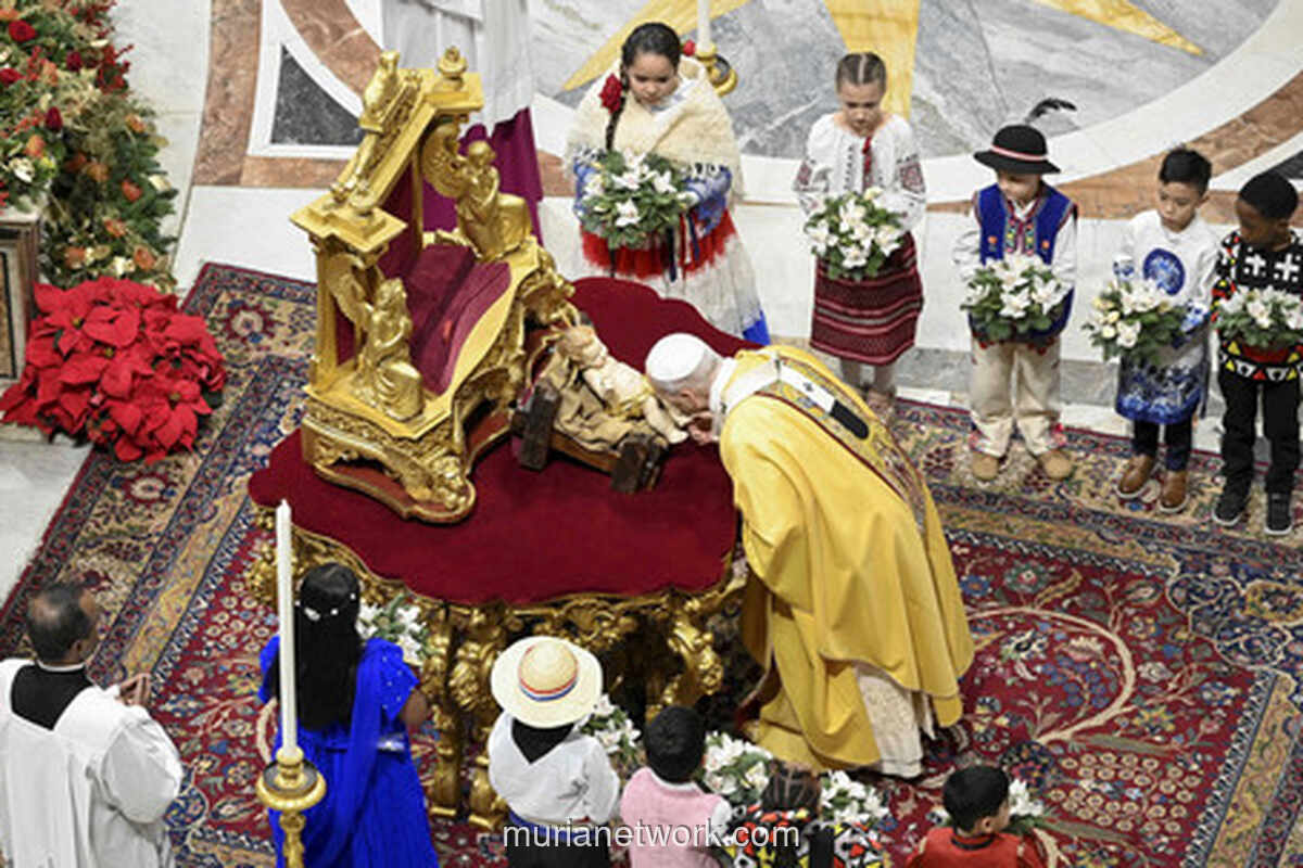 Paus Leo XIV Soroti Gaza dan Nestapa Perang dalam Khotbah Natal Perdananya