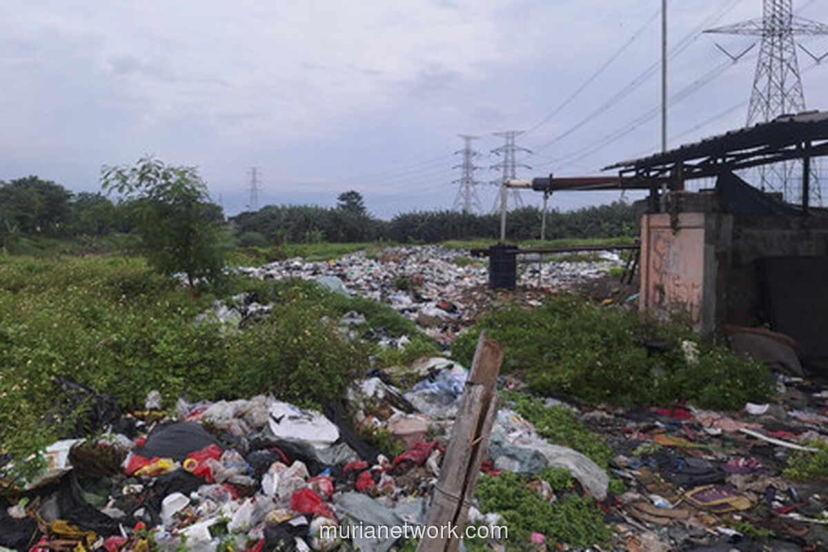 Tumpukan Sampah Ngumpet di Babelan Akhirnya Dibongkar