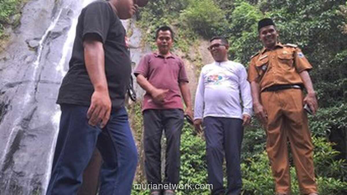 Gubernur Andra Soni Turun Langsung, Dengar Keluhan Jalan Rusak di Curug Cimanggung