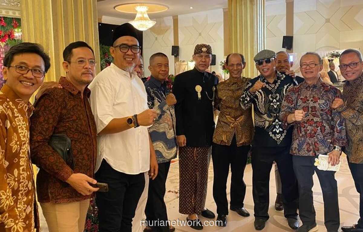 Pernikahan Aldo-Fatimah: Munarman Rayakan Kebahagiaan Keluarga di Tengah Hangatnya Silaturahmi Tokoh