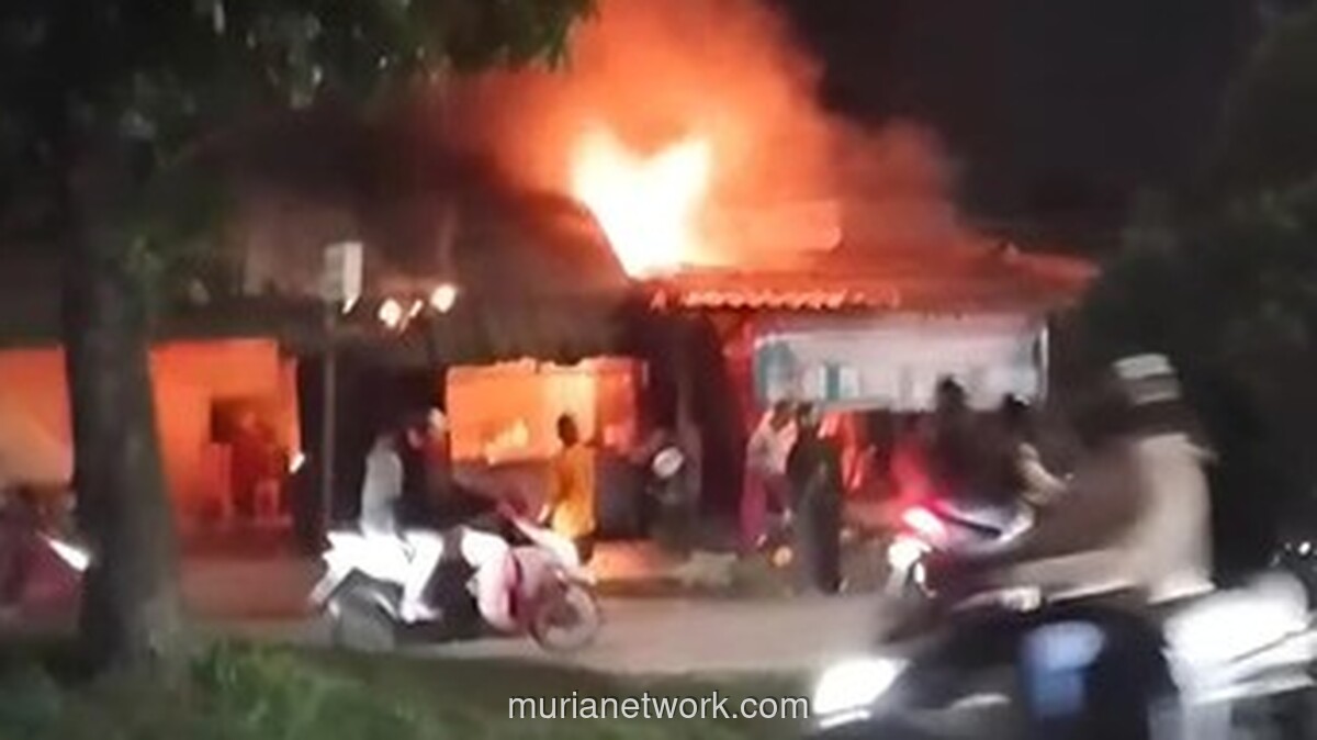 Kobaran Api Hanguskan Rumah Makan di Bogor, Dua Karyawan Terluka