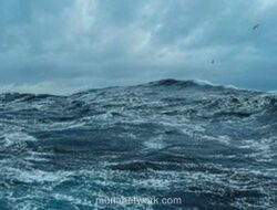 BMKG Peringatkan Ancaman Awan Badai dan Gelombang Tinggi di Jalur Mudik Akhir Tahun